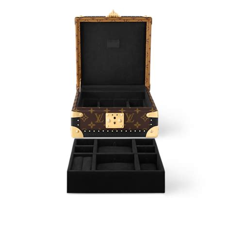 Products by Louis Vuitton: Coffret Joaillerie Monogram Reverse.